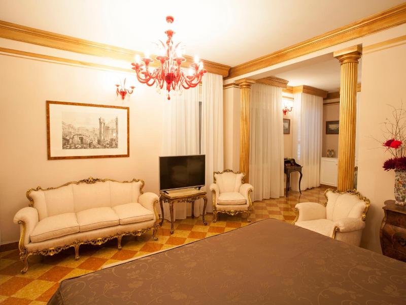 Martins Residence De Luxe image
