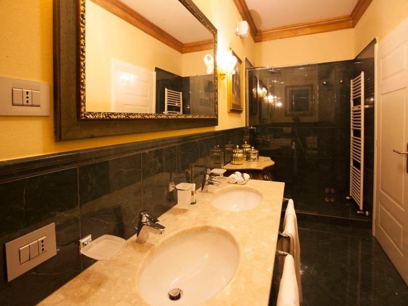 Martins Residence De Luxe image