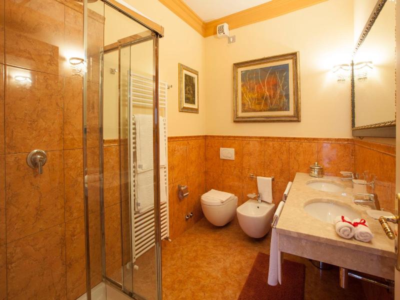 Martins Residence De Luxe image