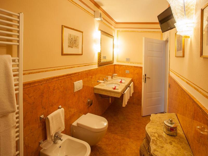 Martins Residence De Luxe image