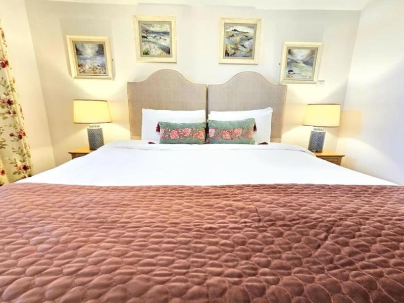 The Glenbeigh Hotel image
