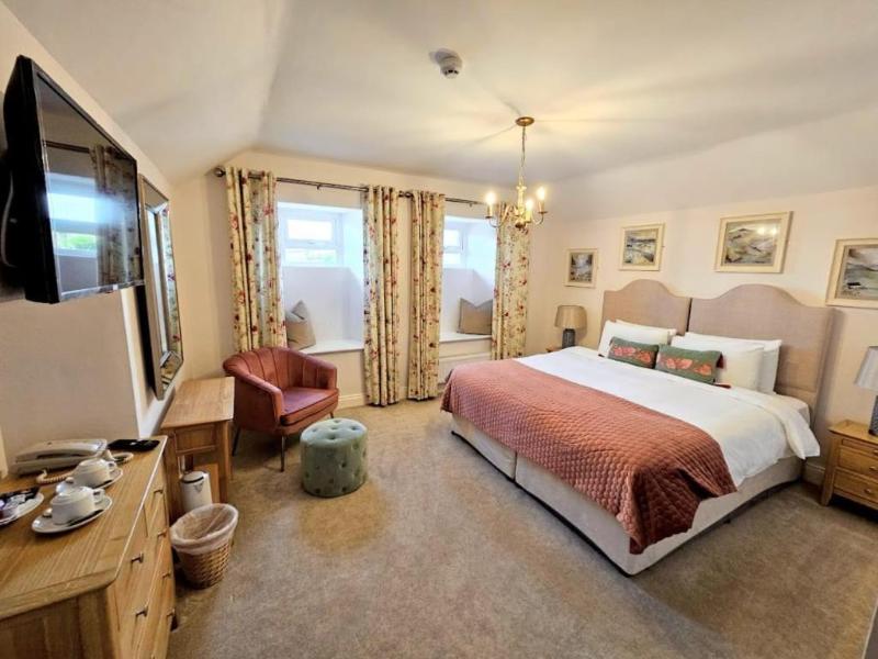The Glenbeigh Hotel image