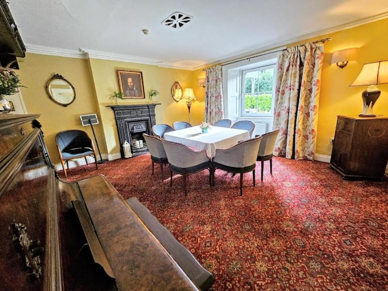 The Glenbeigh Hotel image