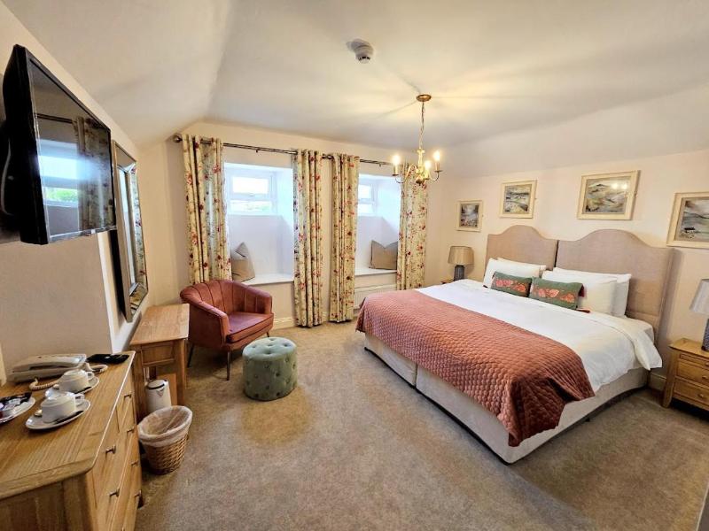 The Glenbeigh Hotel image