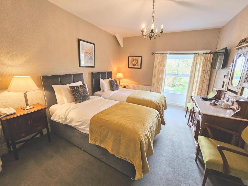 The Glenbeigh Hotel image