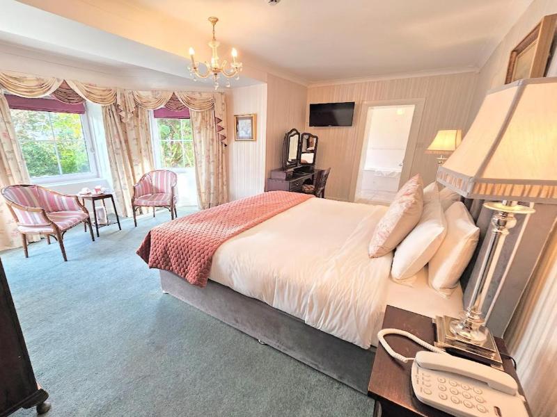 The Glenbeigh Hotel image