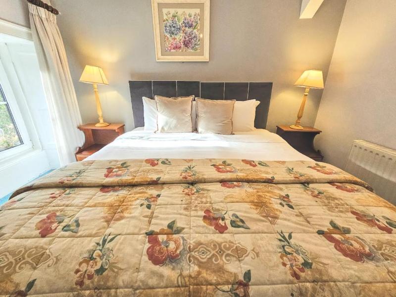 The Glenbeigh Hotel image