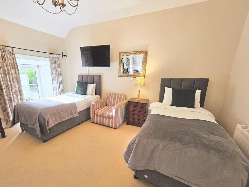 The Glenbeigh Hotel image