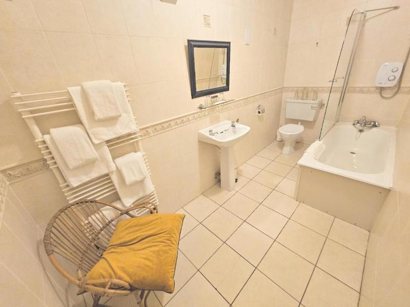 The Glenbeigh Hotel image