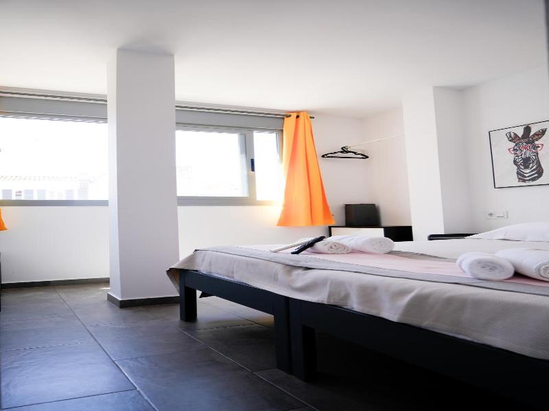 New Art Hostel Albergue Juvenil image