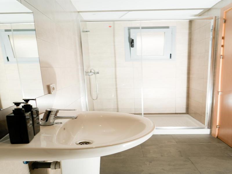 New Art Hostel Albergue Juvenil image