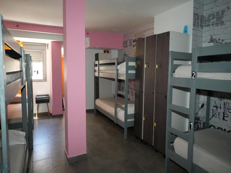 New Art Hostel Albergue Juvenil image