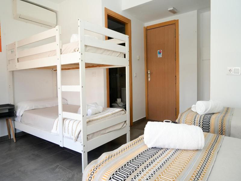 New Art Hostel Albergue Juvenil image