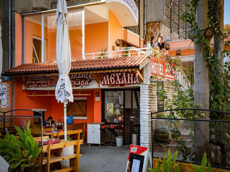 Family Hotel Varna image