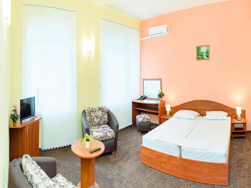 Family Hotel Varna image
