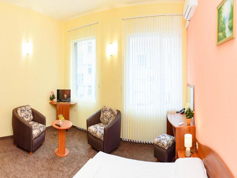 Family Hotel Varna image