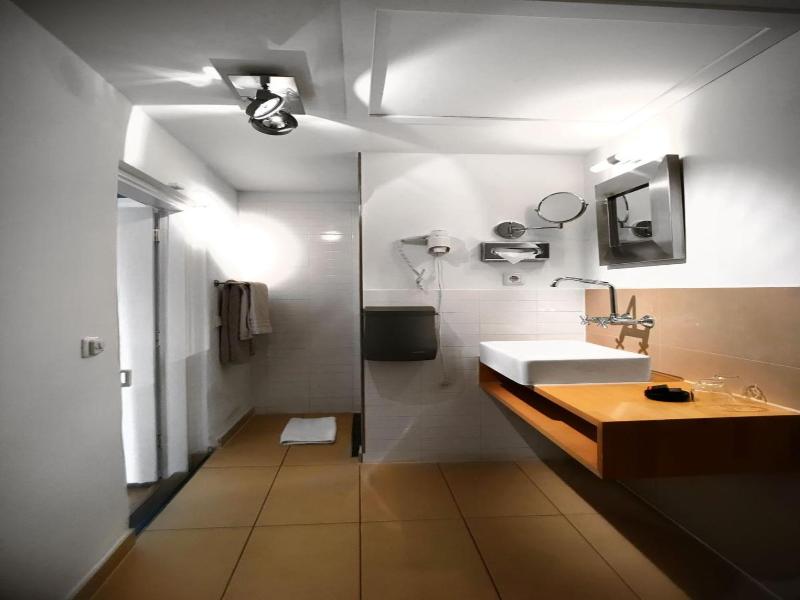Hotel Ml image