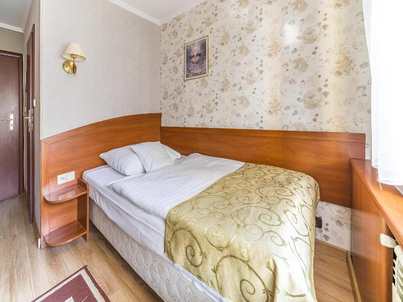 Hotel Doris image