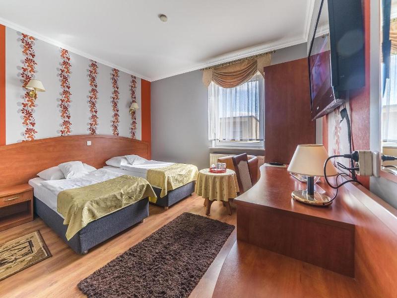 Hotel Doris image