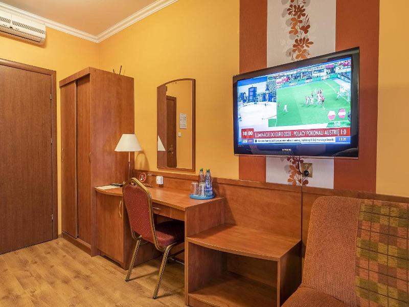 Hotel Doris image