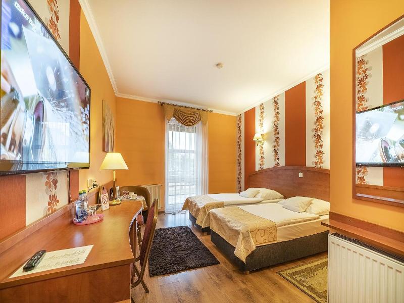 Hotel Doris image