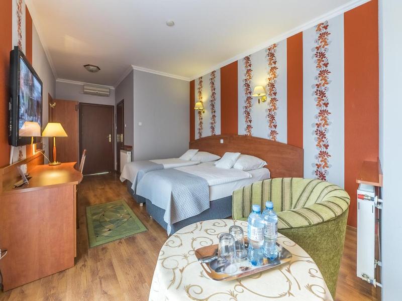 Hotel Doris image
