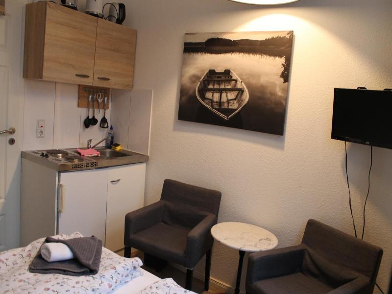 Apartment Am Wall image