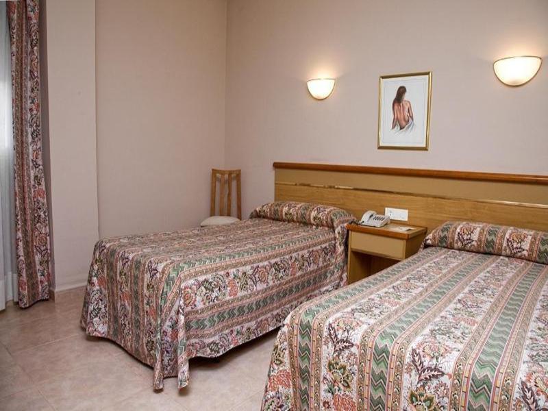 Hotel La Piqueta image