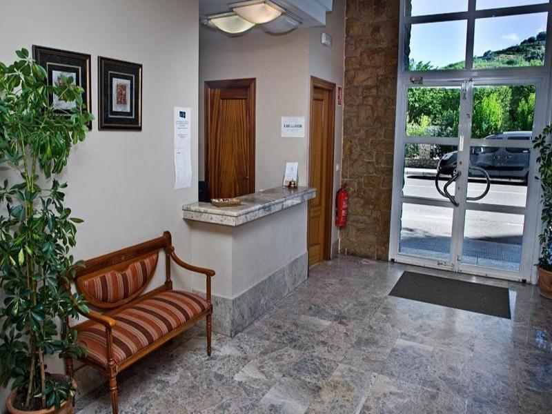 Hotel La Piqueta image