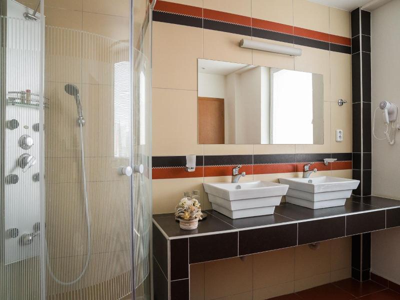 Hotel 21 image