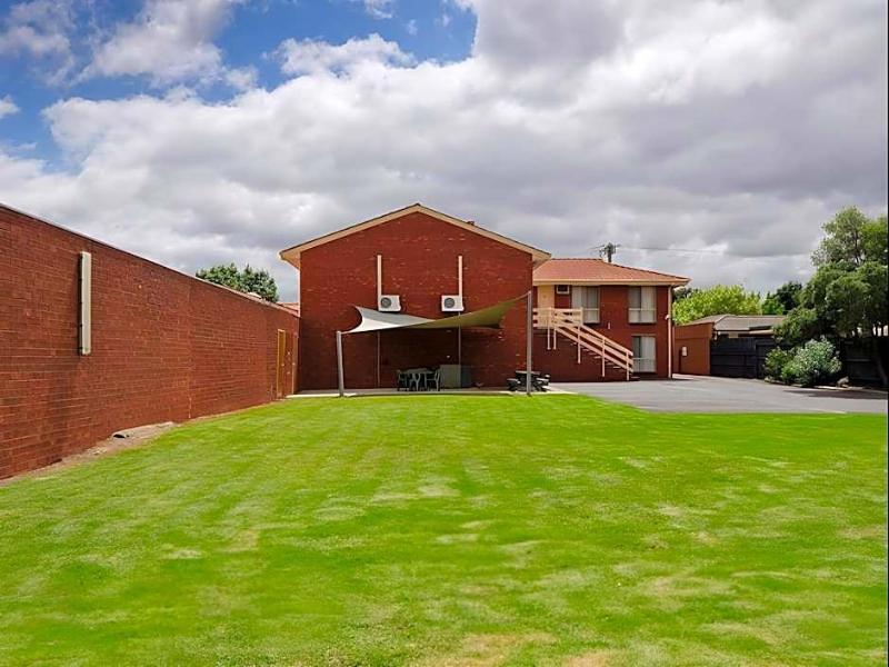 Werribee Motel & Apartments image