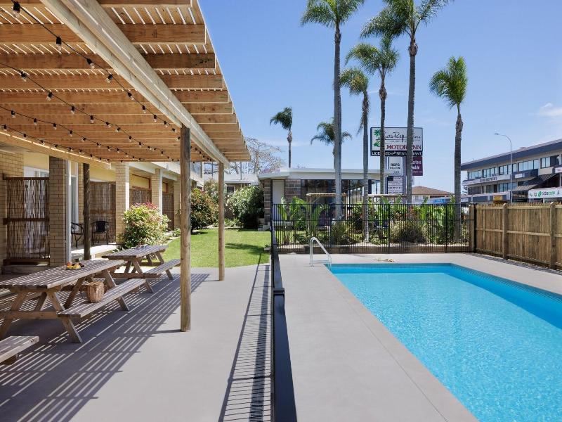 South Pacific Palms Motor Inn