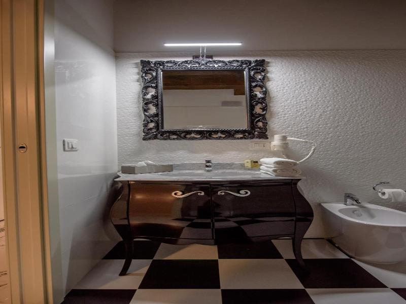 Marie Claire Apartments Spa image