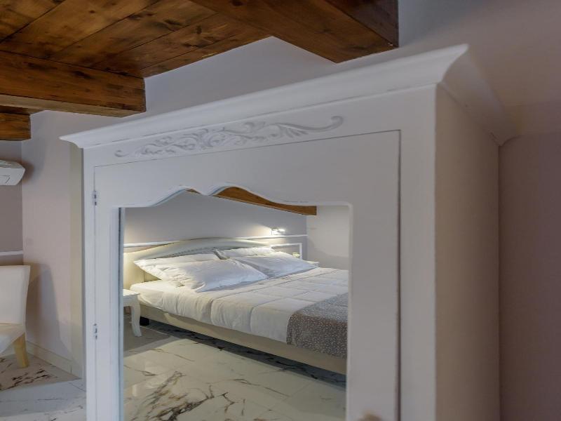 Marie Claire Apartments Spa image