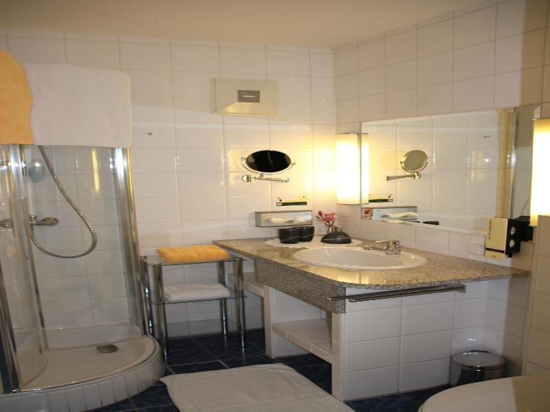 Hotel Lang image