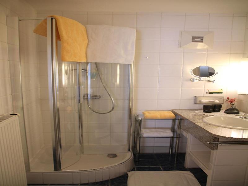 Hotel Lang image