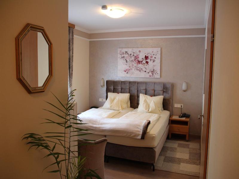 Hotel Lang image