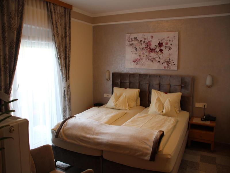 Hotel Lang image