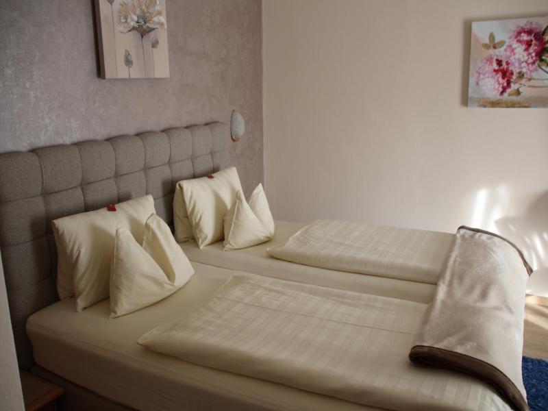 Hotel Lang image