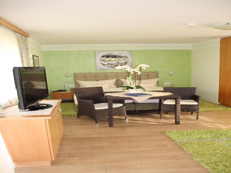 Hotel Lang image