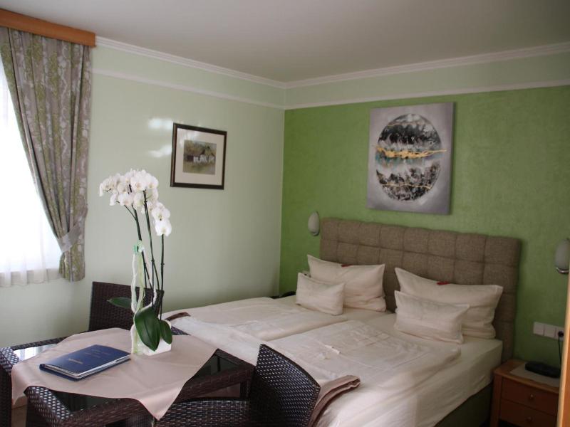 Hotel Lang image