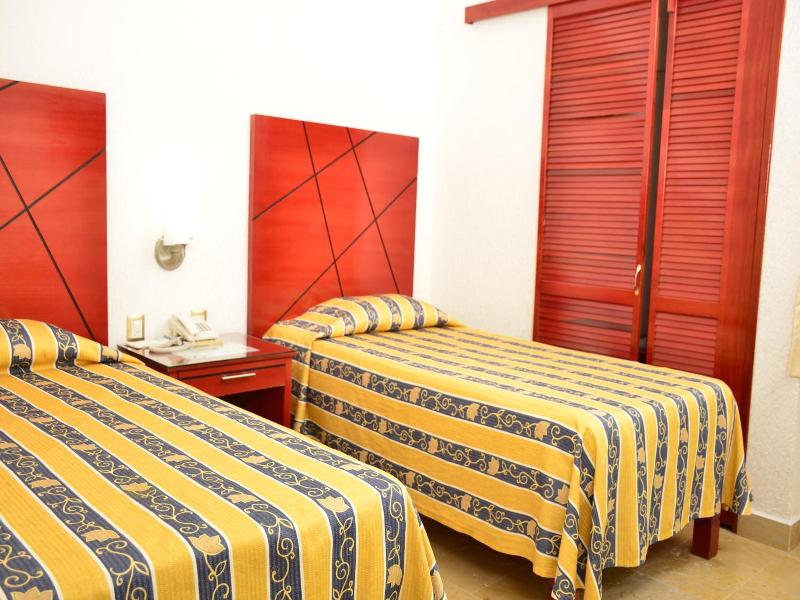 Hotel Paradise Inn image