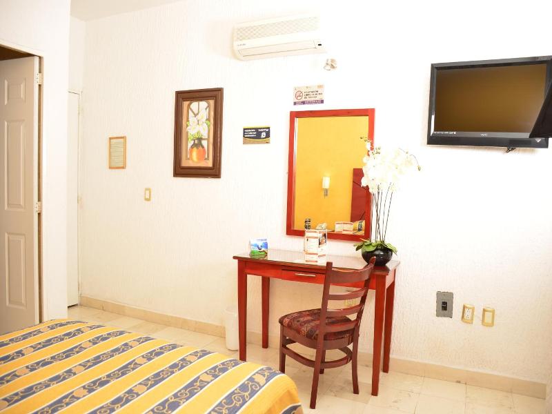 Hotel Paradise Inn image