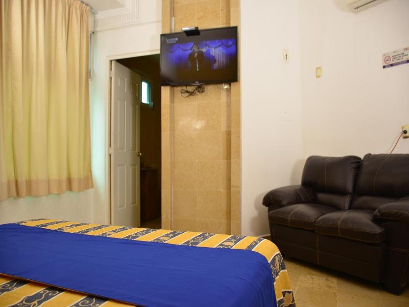 Hotel Paradise Inn image