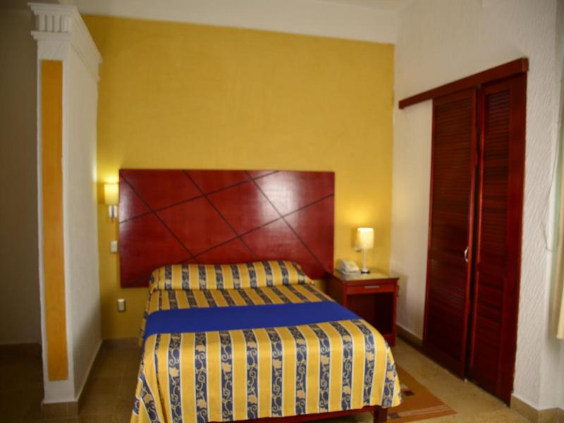 Hotel Paradise Inn image