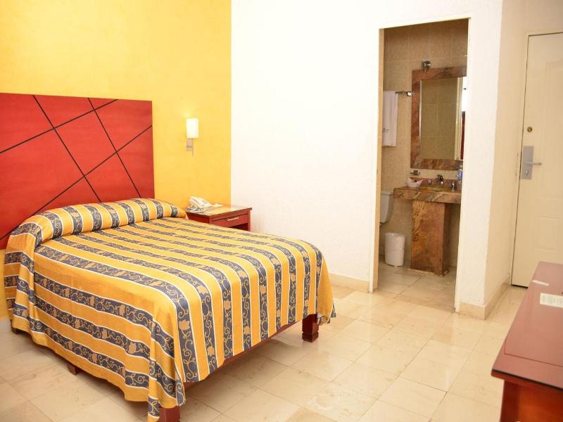 Hotel Paradise Inn image