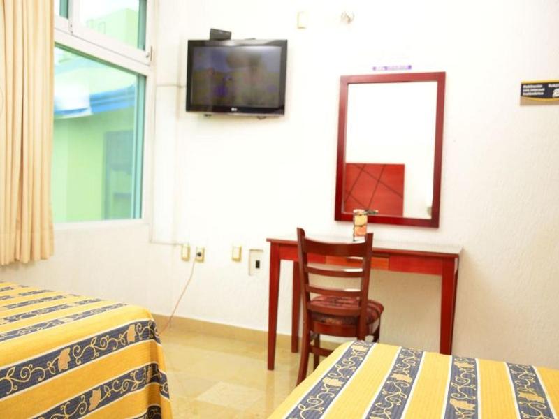 Hotel Paradise Inn image