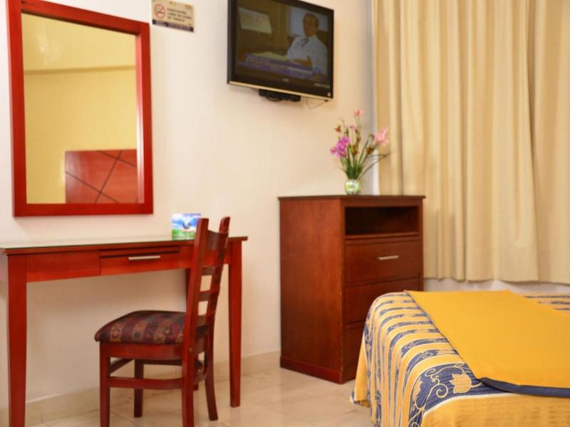 Hotel Paradise Inn image