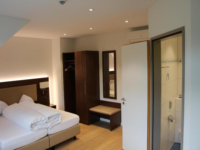 Seehotel Delphin image