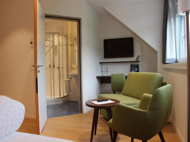 Seehotel Delphin image